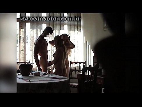 ❤️ Tình dục bạn bè mời một người đàn ông khổng lồ và một ba người với anh ta Fucking ở% vi.hentai-menu.ru%